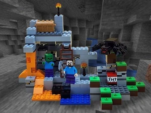 Retired 2014 Lego Minecraft (21113) The Cave Set Complete w/Manual! - Picture 1 of 13