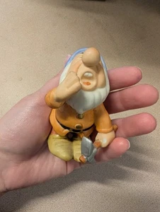 Estatuilla de 3" de cerámica estornudada de siete enanitos Blancanieves de Disney Sri Lanka de colección - Imagen 1 de 12