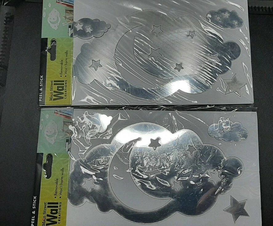 Pack de 2 pegatinas de pared espejo luna y estrellas Main Street Wall Creations NUEVAS Foto 1 de 1