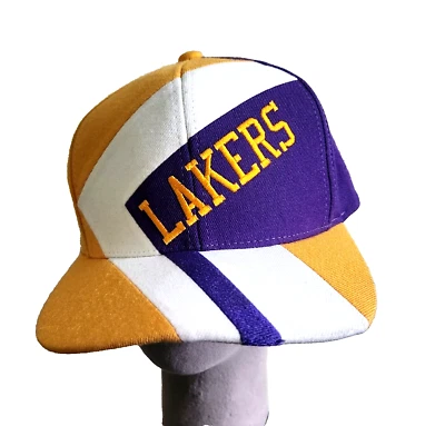 Gorra Mitchell & Ness de baloncesto de la NBA de Los Angeles Lakers a rayas Foto 1 de 4