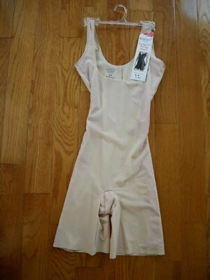 Body Spanx Red Hot Label renda busto aberto coxa média pequeno NOVO nude  - Imagem 1 de 4