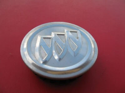 BUICK LACROSSE LUCERNA (1) TAPACUBOS TAPACUBOS TAPACUBOS TAPA CENTRAL ENCHUFE USADO #6074 Foto 1 de 2