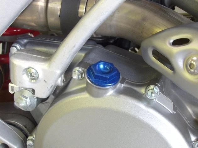 Tapón de llenado de aceite Works Connection aluminio azul #24-012 se adapta a Suzuki Foto 1 de 1