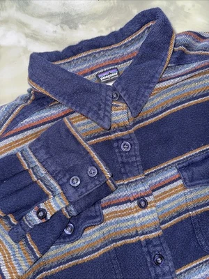 Рубашка женская Patagonia из органического хлопка фланелевая размер 8 синяя в полоску на пуговицах - Изображение 1 из 4