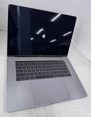 Apple MacBook Pro 15 дюймов 2017 A1707 i7-7700HQ 2,8 ГГц 16 ГБ RAM 1 ТБ SSD AMD Pro 555 - Изображение 1 из 4