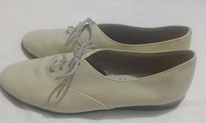 L.L.Bean Woman's Oxfords US sz 7 Narrow Taupe Pre-Loved - Picture 1 of 22
