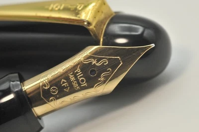 Pluma Estilográfica Pilot Custom 67 De Colección 14K Plumín Fino Negra con Convertidor Exc W11003 Foto 1 de 4