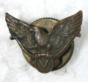 WWII France Military Badge VICTOIRE "V" Numérotée 219. Drago made, Small Size - Picture 1 of 3