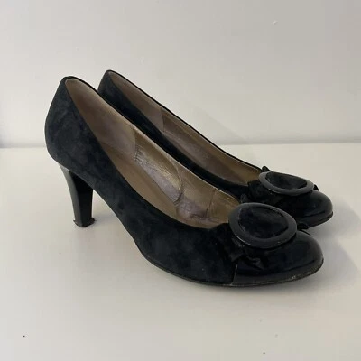 Zapato de Corte Gabor Gamuza Negro Tacón de Gatito Punta Redonda Botón Característica 6 39 Foto 1 de 4