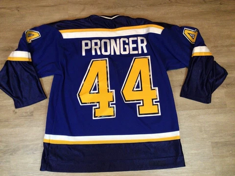 VTG St. Louis Blues CHRIS PRONGER Signed Autographed Sz L CCM Jersey NHL Hockey Cover