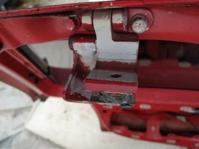 Bisagras capó trasero derecho Volkswagen Golf 1992 usadas, originales #1207189-82 Foto 1 de 4