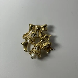 Vintage Marvella Christmas Bells Jolly Bells Pearl Brooch Pin Gold Tone Cute - Picture 1 of 5