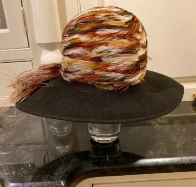 Sombrero de plumas multicolor KOKIN New York. ¡Fabuloso! Foto 1 de 4