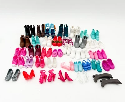 Barbie Skipper Stacie y otras muñecas zapatos botas tacones planos tenis pares lote Foto 1 de 4