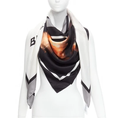 Bufanda BURBERRY Tisci 100% seda logotipo de Londres gris unicornio estampado aristócrata Foto 1 de 4