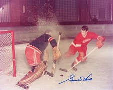GORDIE HOWE SIGNED AUTOGRAPHED 8x10 PHOTO DETROIT RED WINGS LEGEND BECKETT BAS