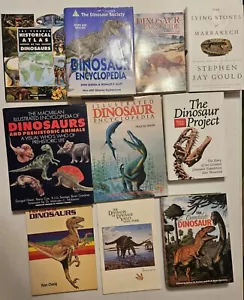 Dinosaurier, Vorgeschichtsbuch Lot plus 4 unbenutzte Dinosaurier Postkarten - Bild 1 von 16