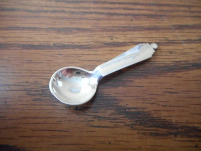 Cuchara de sal Georg Jensen de plata de ley ''priamida'' (dañada) Foto 1 de 4