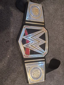Talking WWE UNIVERSAL CHAMPION KID'S REPLICA BELT MATTEL 2017 - Picture 1 of 12