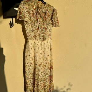 Vestido Vintage Años 60 Amarillo Floral Pavo Real Cottage Hecho a Mano Talla Mediana - Imagen 1 de 16