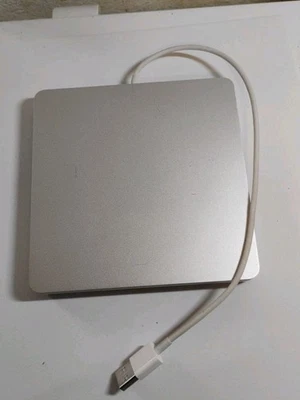 Unidad externa Apple USB Superdrive CD DVD MODELO A1379 plateada usada Foto 1 de 2