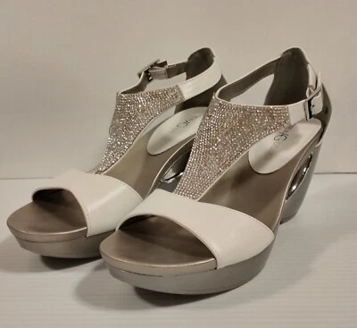 Andrew Geller Women's 6.5 Medium White Peep Toe Wedge Adjustable Strap Sandal  - Image 1 of 4