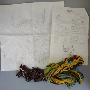 VTG Crewel PILLOW Kit - Herrschners SUNFLOWERS - 14" Stitchery Pillow - Picture 1 of 5