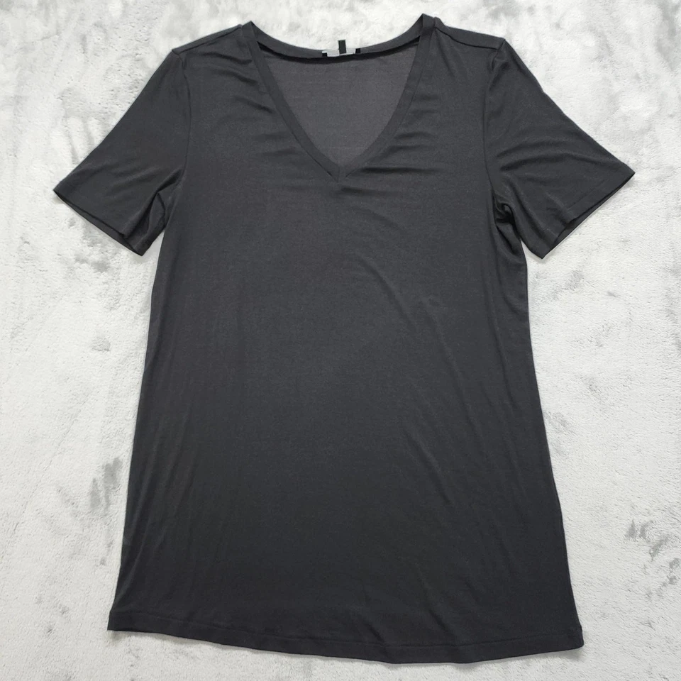 Camiseta Universal Standard Top Mujer M Base Negra Manga Corta Cuello en V Delgada Foto 1 de 4