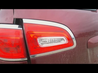 2013 2014 2015 2016 2017 Buick Enclave conductor luz trasera izquierda tapa montada   Foto 1 de 4