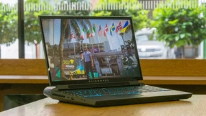 Alienware Area 51M Laptop I9-9900K, 16GB RAM, 2x1TB SSD, 8GB RTX 2080, 17.3" FHD - Picture 1 of 7