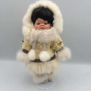 Abrigo recortado de piel vintage Heritage Dolls esquimal bebé muñeca explorador ártico - Imagen 1 de 7