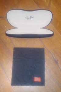 Ray Ban Hartschalenetui schwarz mit Mikrofaser Reinigungstuch - Bild 1 von 2