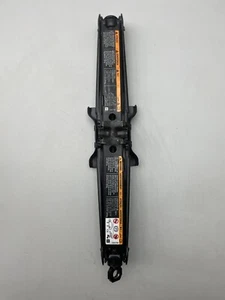 2012-2018 GM Chevrolet Cruze Lift Jack 13501786 OEM - Picture 1 of 7