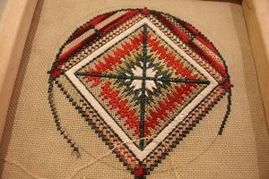 Needlepoint Canvas 18 ct. started decorative geometric metallic design 10 x 10 - Picture 1 of 4