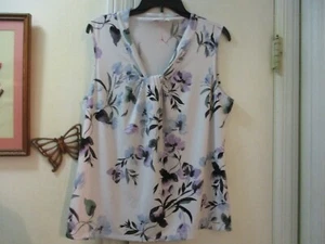 Calvin Klein - White w/Multi-color Floral V-neck Sleeveless Knit Top - Size XL - Picture 1 of 6