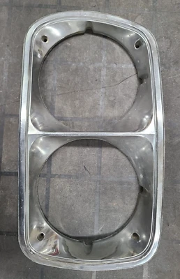 1973 1974 1975 1976 OE FORD Gran Torino Ranchero moldura de farol lado direito DECENTE - Imagem 1 de 4