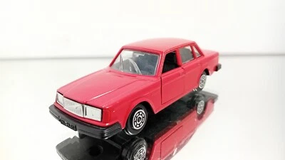Norev Volvo 264 rosso 1:43 buono - Immagine 1 di 4