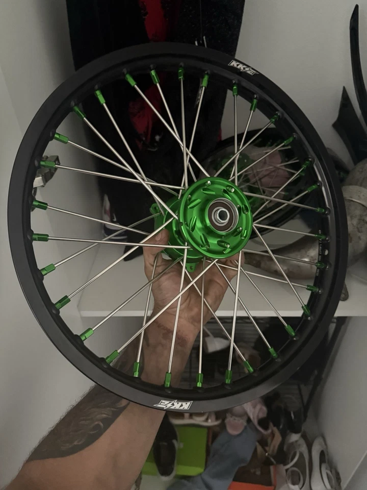 Llanta KKE 17/14 Big Kid's para Kawasaki KX85 KX80 KX100 KLX140 verde Foto 1 de 3