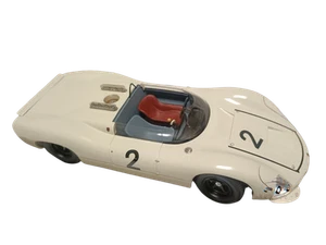 Matrix 1:18 Porsche 910/8 Winner 1967 Champion Rally Car Model - Picture 1 of 10