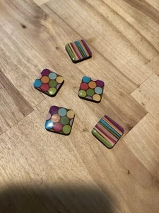 Dekorativer Magnet 5er Set, buntes Kunstdesign für Büro oder Zuhause, 1" Quadrate - Bild 1 von 9