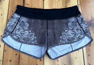 Pantalones Cortos Lululemon Mujer Talla 8 Florence Speed Negro Blanco Encaje Gimnasio Correr - Imagen 1 de 9