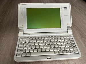 Tandy 1100 FD Portable Laptop Computer (Parts-Repair) - Picture 1 of 11