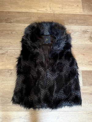 Chaleco de piel sintética Jack by BB Dakota gris y negro totalmente forrado cierre de gancho y ojo en M Foto 1 de 4