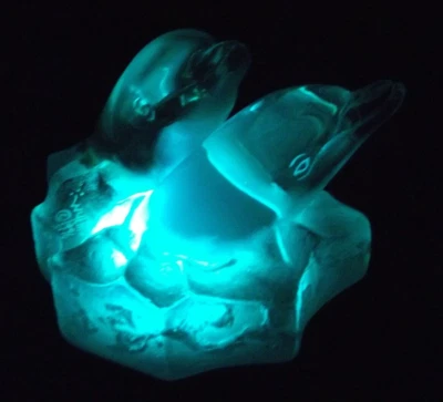 RARO Robert Wyland 1996 'Dolphin Love' 2 Delfines Firmado Azul Lucite Escultura L Foto 1 de 4