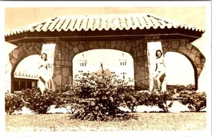 RPPC, Daytona Beach FL Florida BATHING BEAUTIES~BAND SHELL ca1940's Postcard - Picture 1 of 2