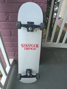 Stranger things skateboard - Picture 1 of 6