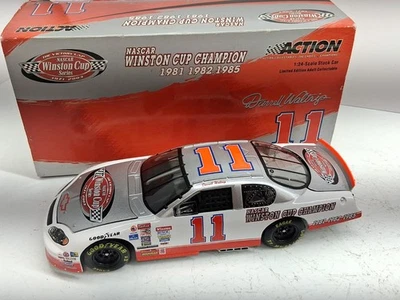 Darrell Waltrip #11 The Victory Lap 3x Champion 2003 Monte Carlo 1/24 (musty)? Foto 1 de 4