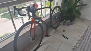 GIANT TCR ADV-KOM M/L 2018 Road Bike - Carbon Bike - Picture 1 of 3