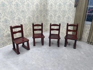 Puppenhaus Maßstab 1:12 4er Set gebeizte Stühle mit bemalten Blumen - Bild 1 von 11