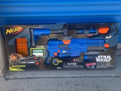 Nerf Star Wars Rogue One Captain Cassian Andor Deluxe Blaster - New in Package - Image 1 of 4